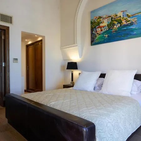 Apr01 Apollo With Stunning Sunset Views, Aphrodite Hills * Κούκλια