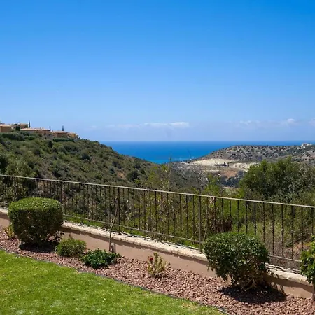 Apr01 Apollo With Stunning Sunset Views, Aphrodite Hills Βίλα